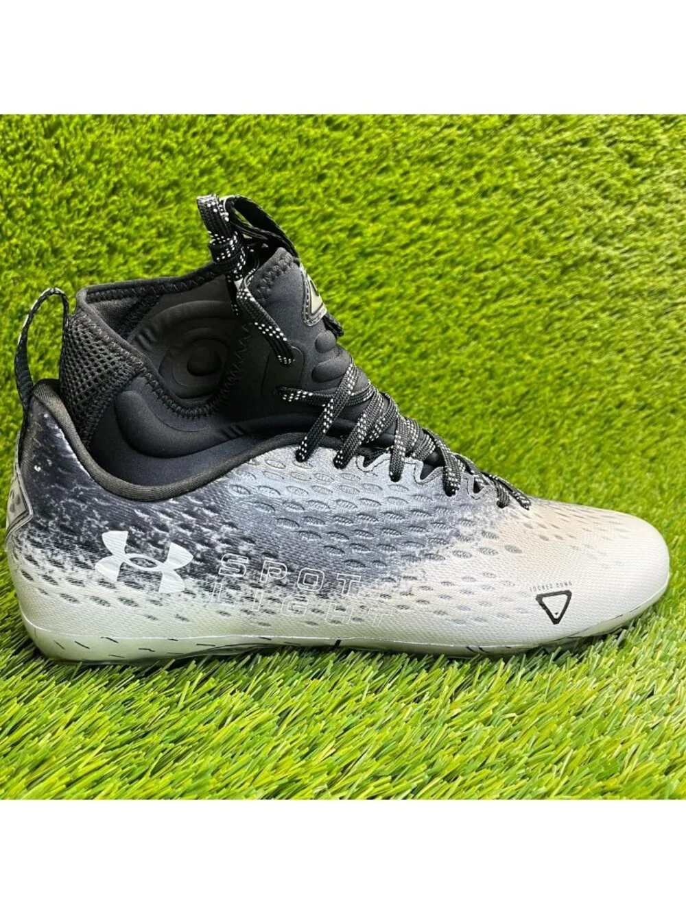 Under Armour Spotlight Lux MC 2.0 Mens Size 10.5 Black White Football Cleats